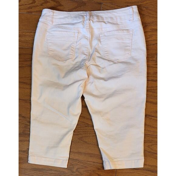 D. Jeans Womens Light Pink Mid-rise Capri Denim Jeans, 17" inseam, Size 12 - Picture 5 of 12